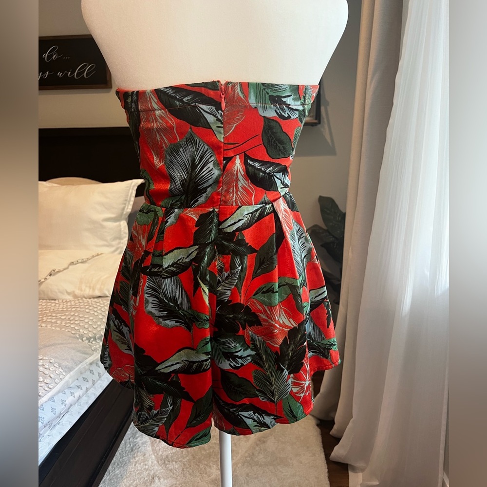 Vici-STRAPLESS FLORAL PRINTED TIE FRONT ROMPER - Picture 3 of 7